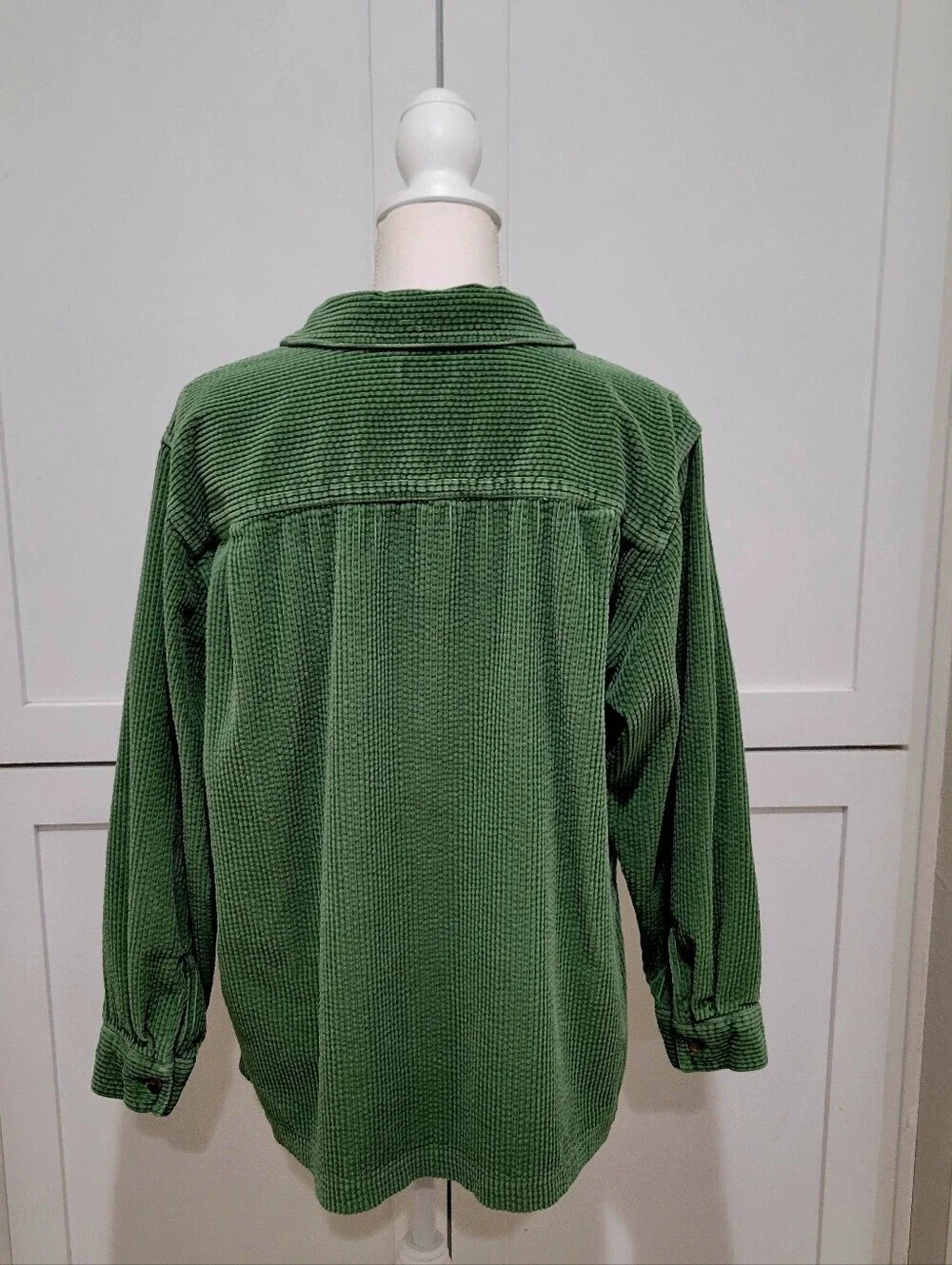 L.L. Bean 100% Cotton Green Corduroy Button-Up Shirt | Size Large/Petite - Picture 3 of 5
